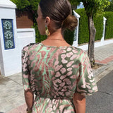 Kıvrımlı Stil ve Kısa Kollu Kadın Yazlık Desenli Elbise